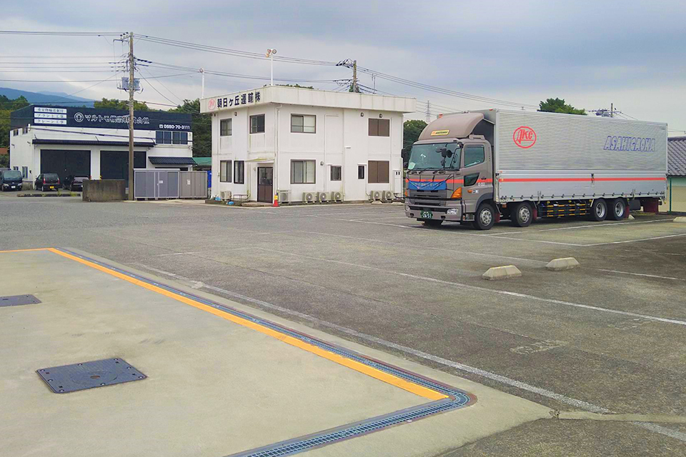 東富士営業所　職場風景(2)